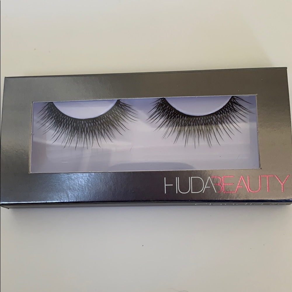 HUDA BEAUTY Classic False Lashes #6